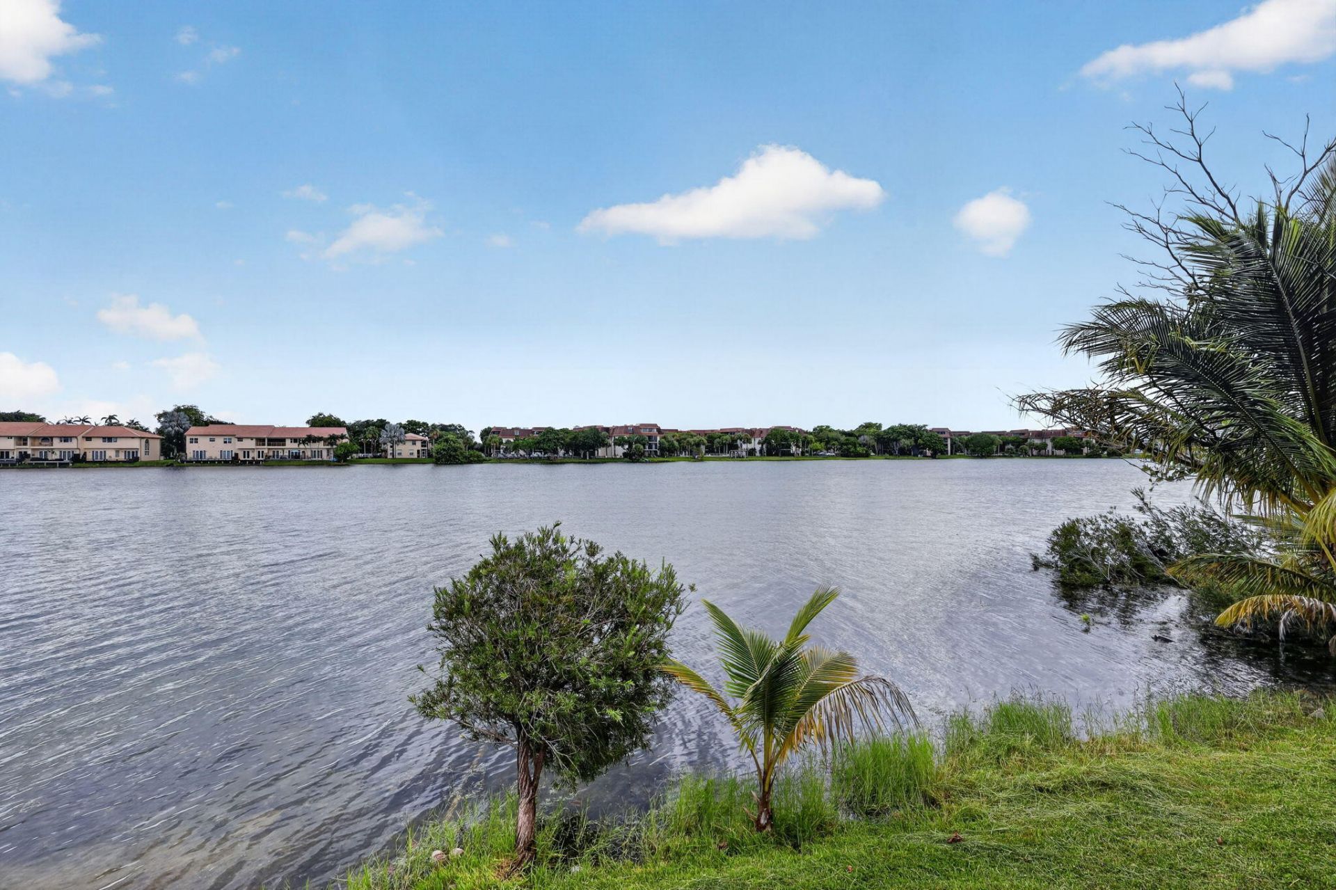 750 NE 199th Street, Unit 204H, Miami, FL 33179 Photo