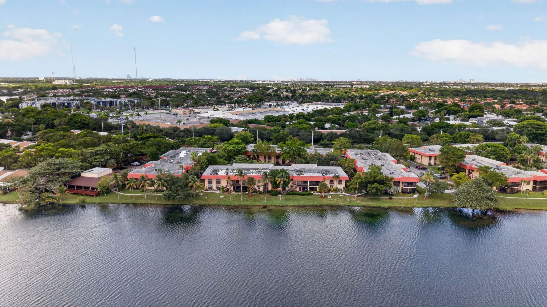 750 NE 199th Street, Unit 204H, Miami, FL 33179 Photo