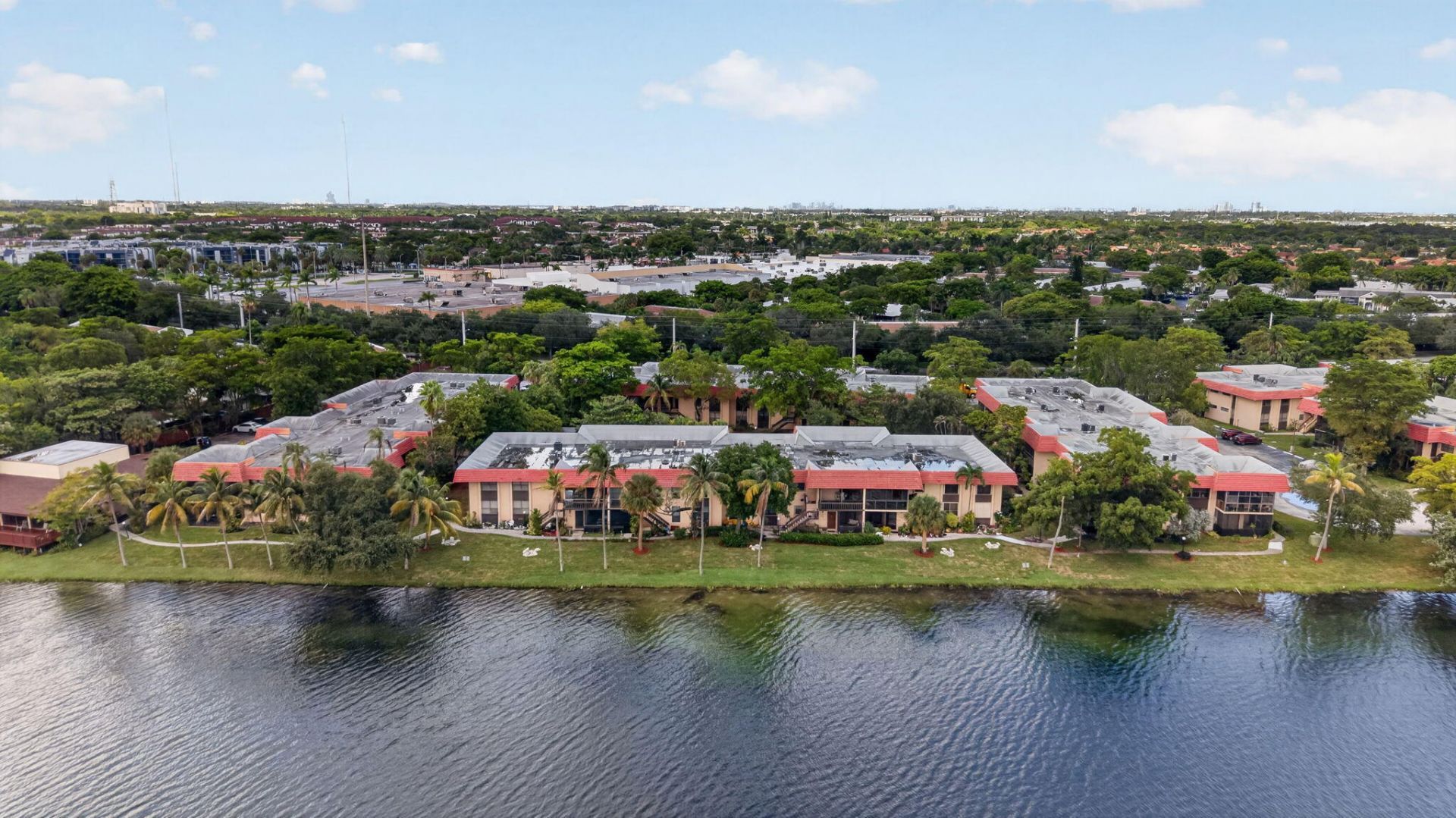750 NE 199th Street, Unit 204H, Miami, FL 33179 Photo