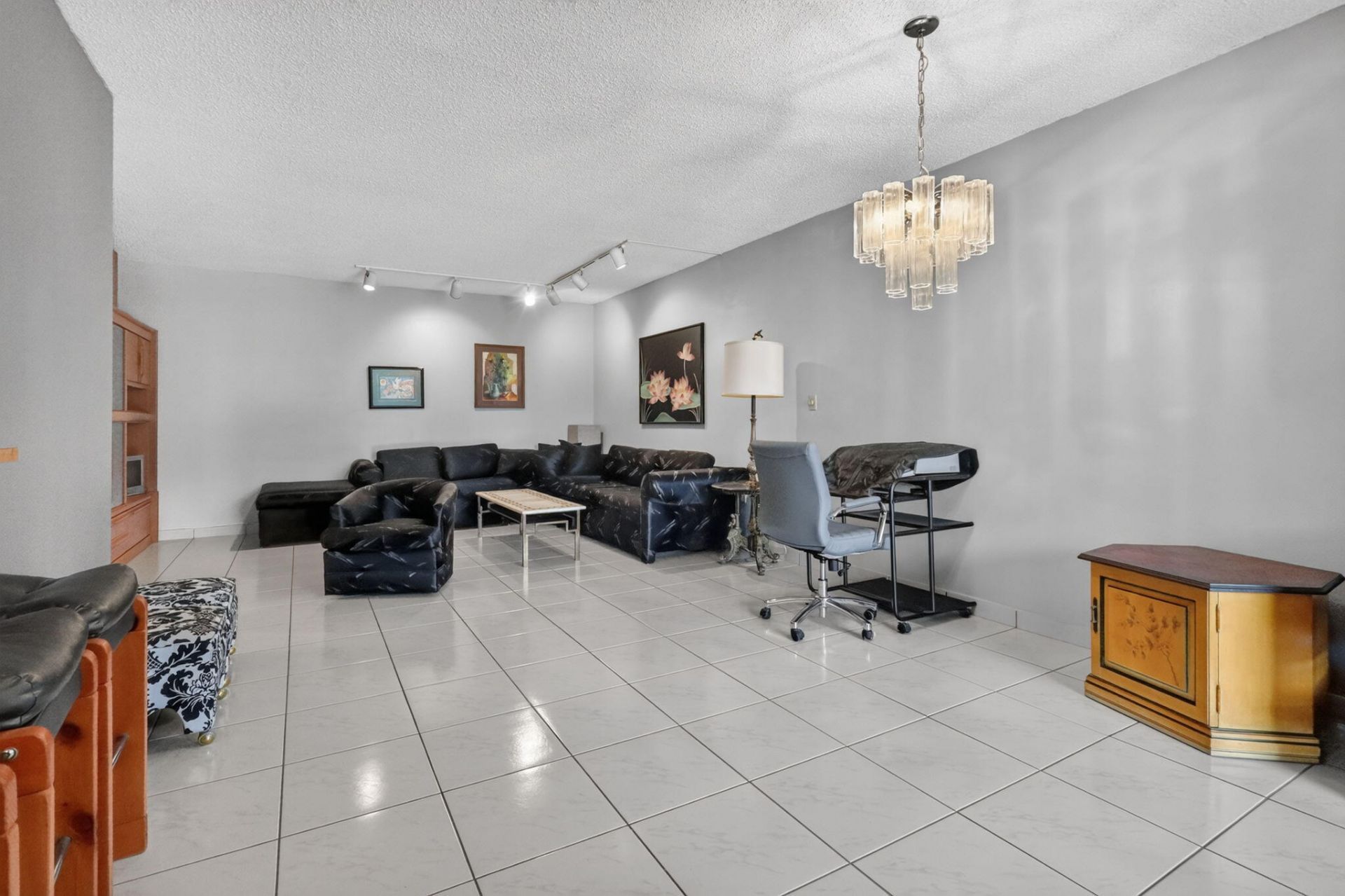 750 NE 199th Street, Unit 204H, Miami, FL 33179 Photo