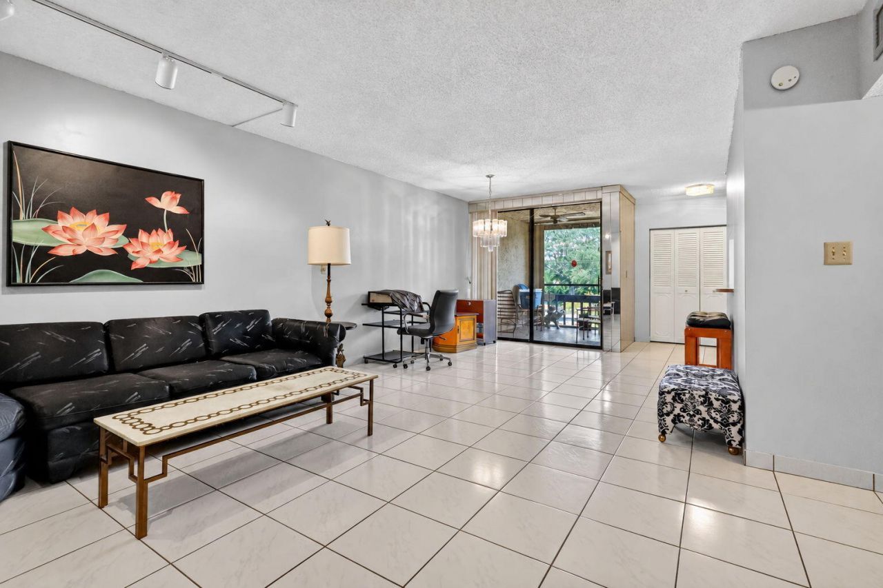 750 NE 199th Street, Unit 204H, Miami, FL 33179 Photo