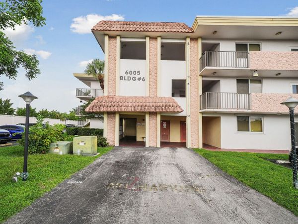 6005 Del Lago Circle, Unit 311, Sunrise, FL 33313