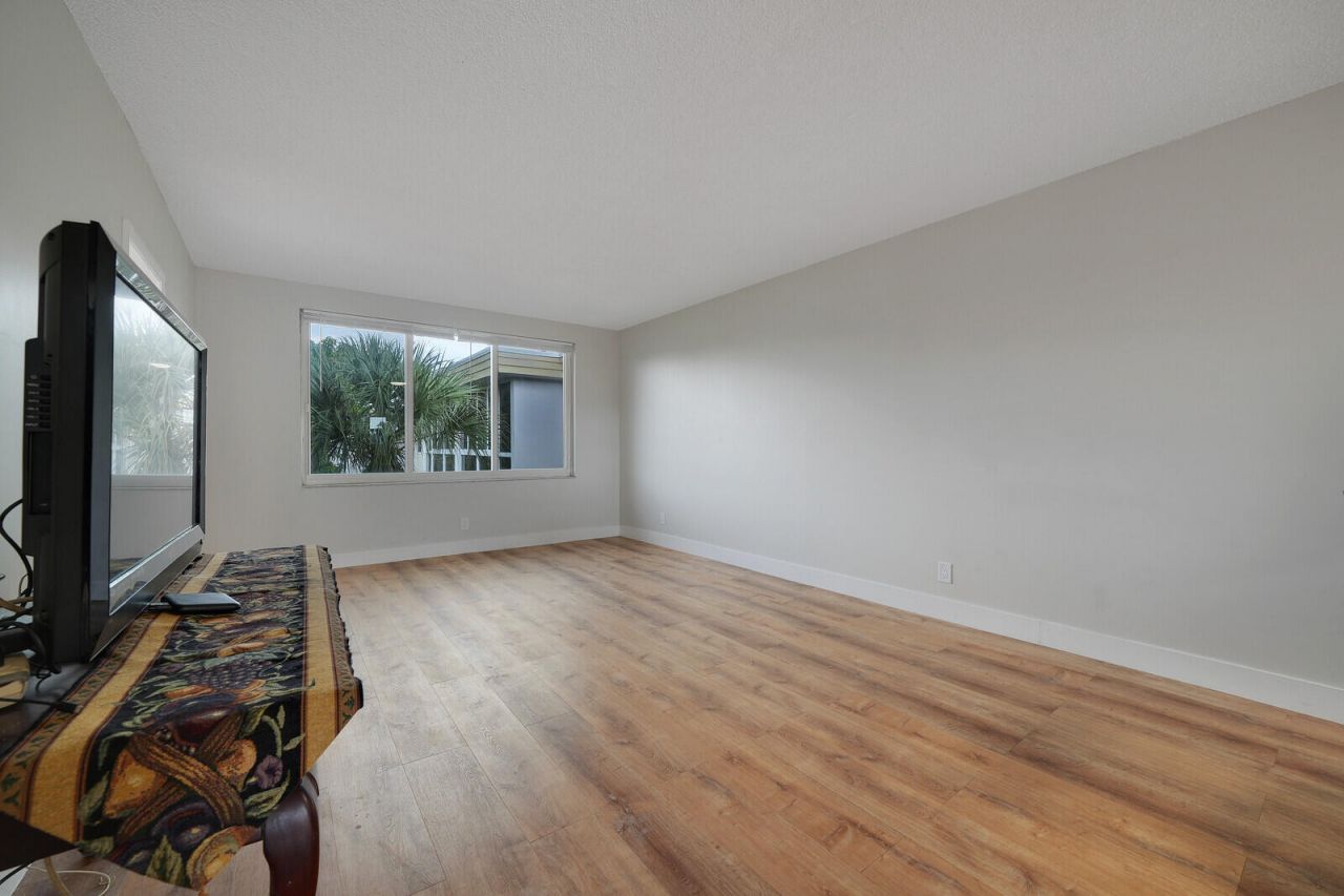 6005 Del Lago Circle, Unit 311, Sunrise, FL 33313 Photo