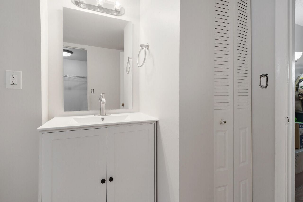 6005 Del Lago Circle, Unit 311, Sunrise, FL 33313 Photo