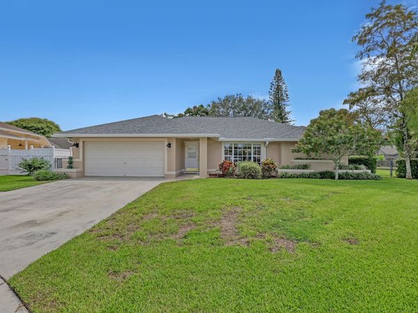 1835 Moonflower Circle, Wellington, FL 33414