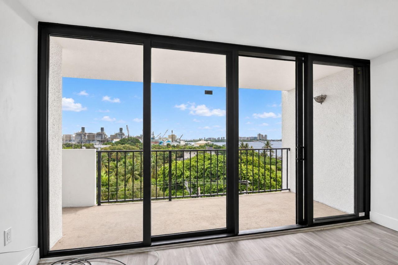 5600 N Flagler Drive, Unit 606, West Palm Beach, FL 33407 Photo