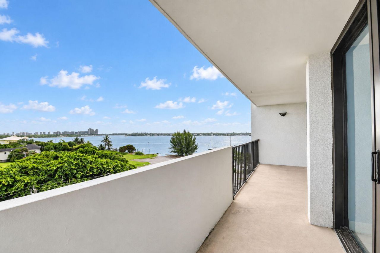 5600 N Flagler Drive, Unit 606, West Palm Beach, FL 33407 Photo