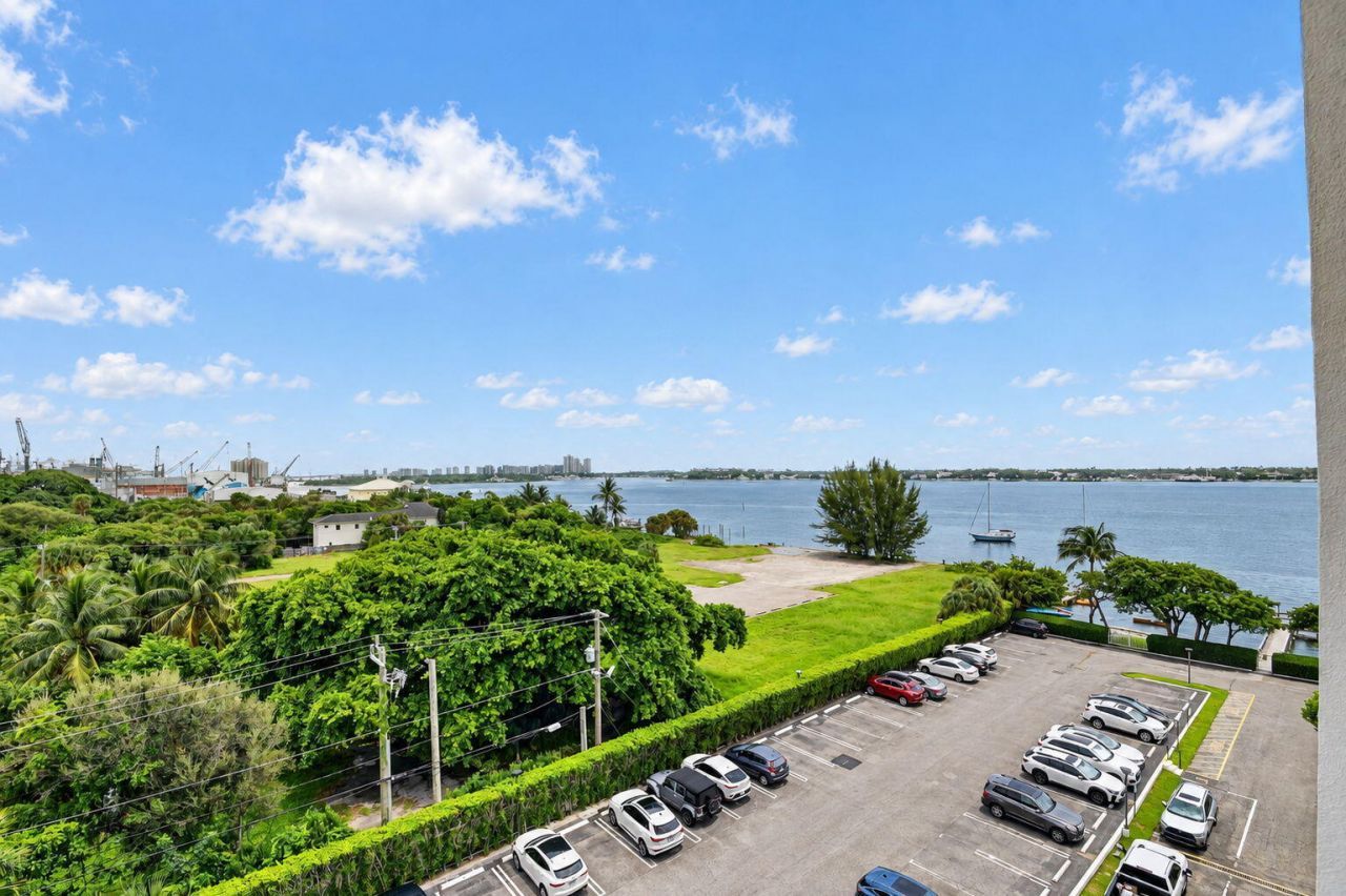 5600 N Flagler Drive, Unit 606, West Palm Beach, FL 33407 Photo