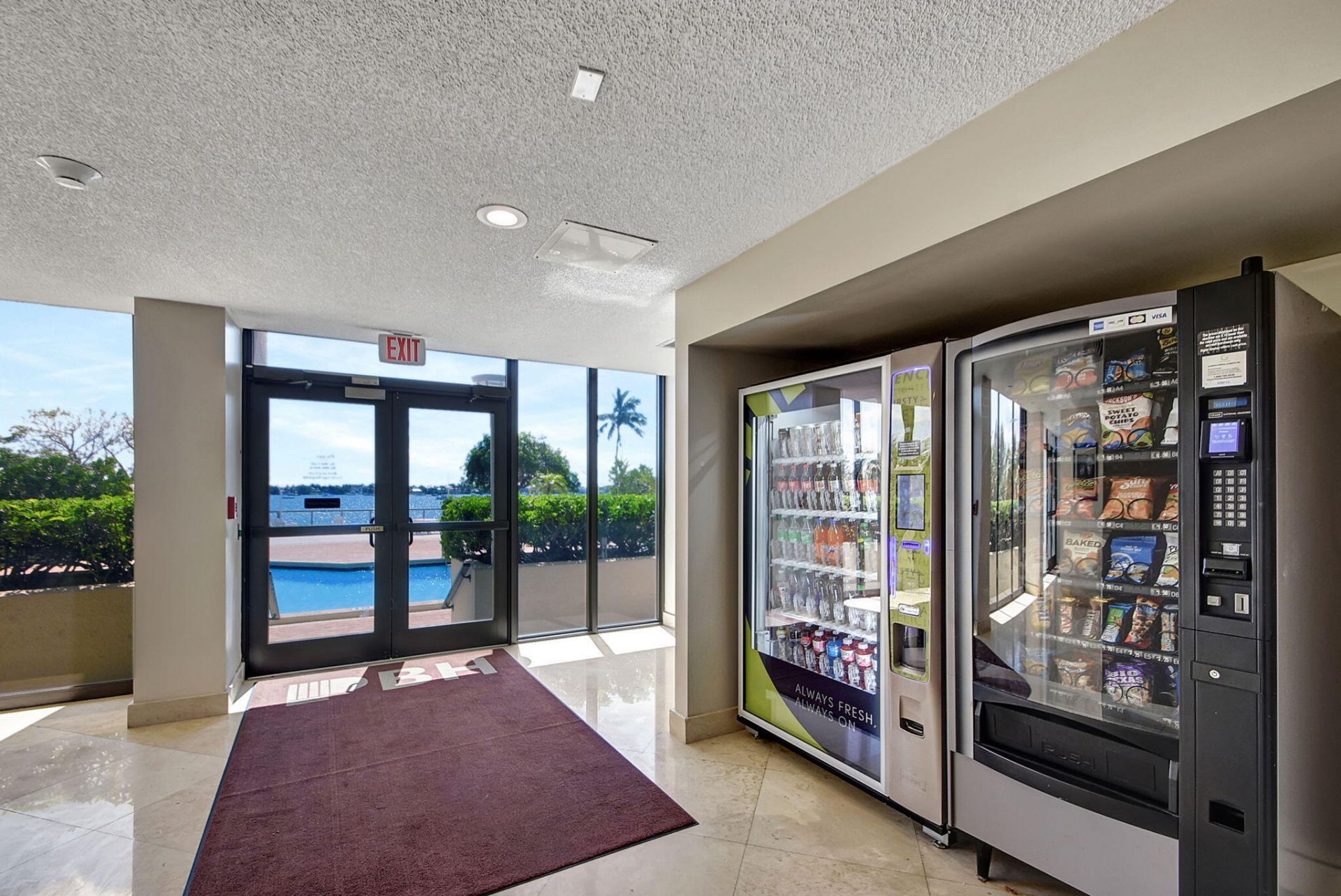 5600 N Flagler Drive, Unit 606, West Palm Beach, FL 33407 Photo