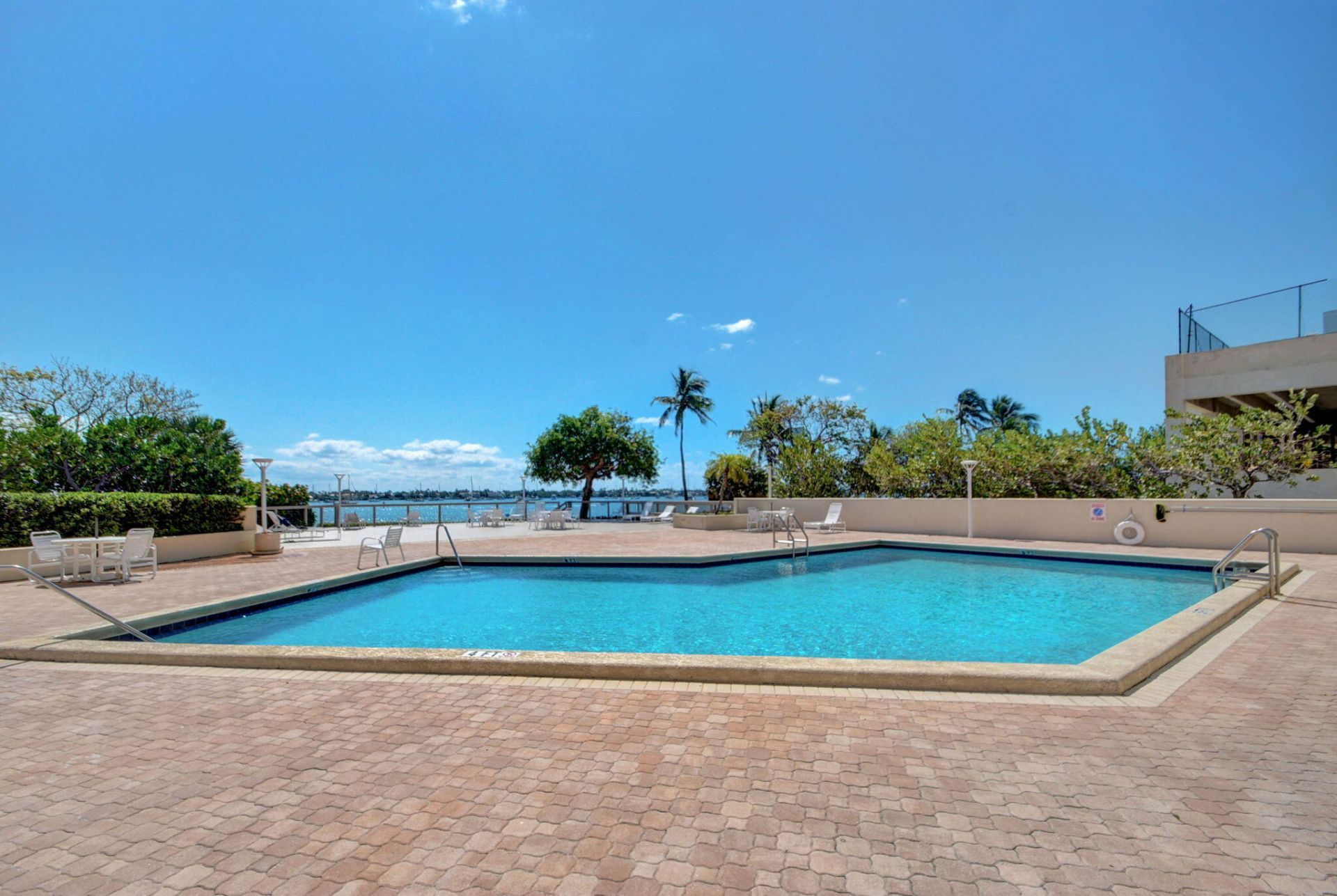 5600 N Flagler Drive, Unit 606, West Palm Beach, FL 33407 Photo