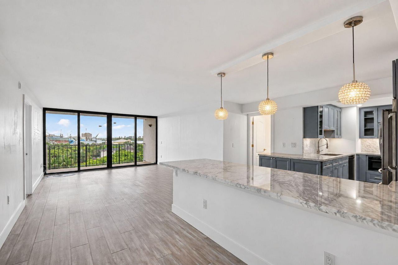 5600 N Flagler Drive, Unit 606, West Palm Beach, FL 33407 Photo