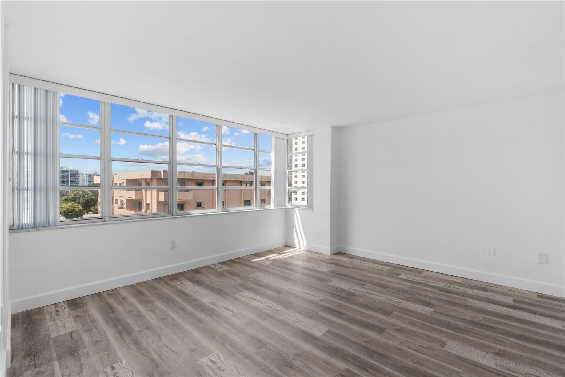 6855 Abbott Avenue, Unit 504, Miami Beach, FL 33141 Photo