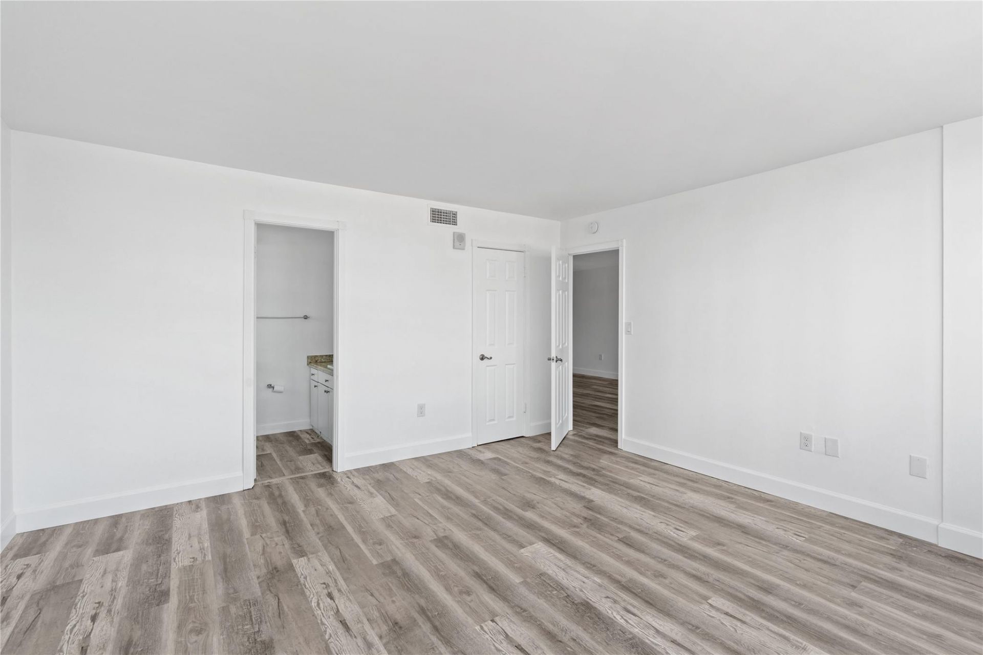 6855 Abbott Avenue, Unit 504, Miami Beach, FL 33141 Photo