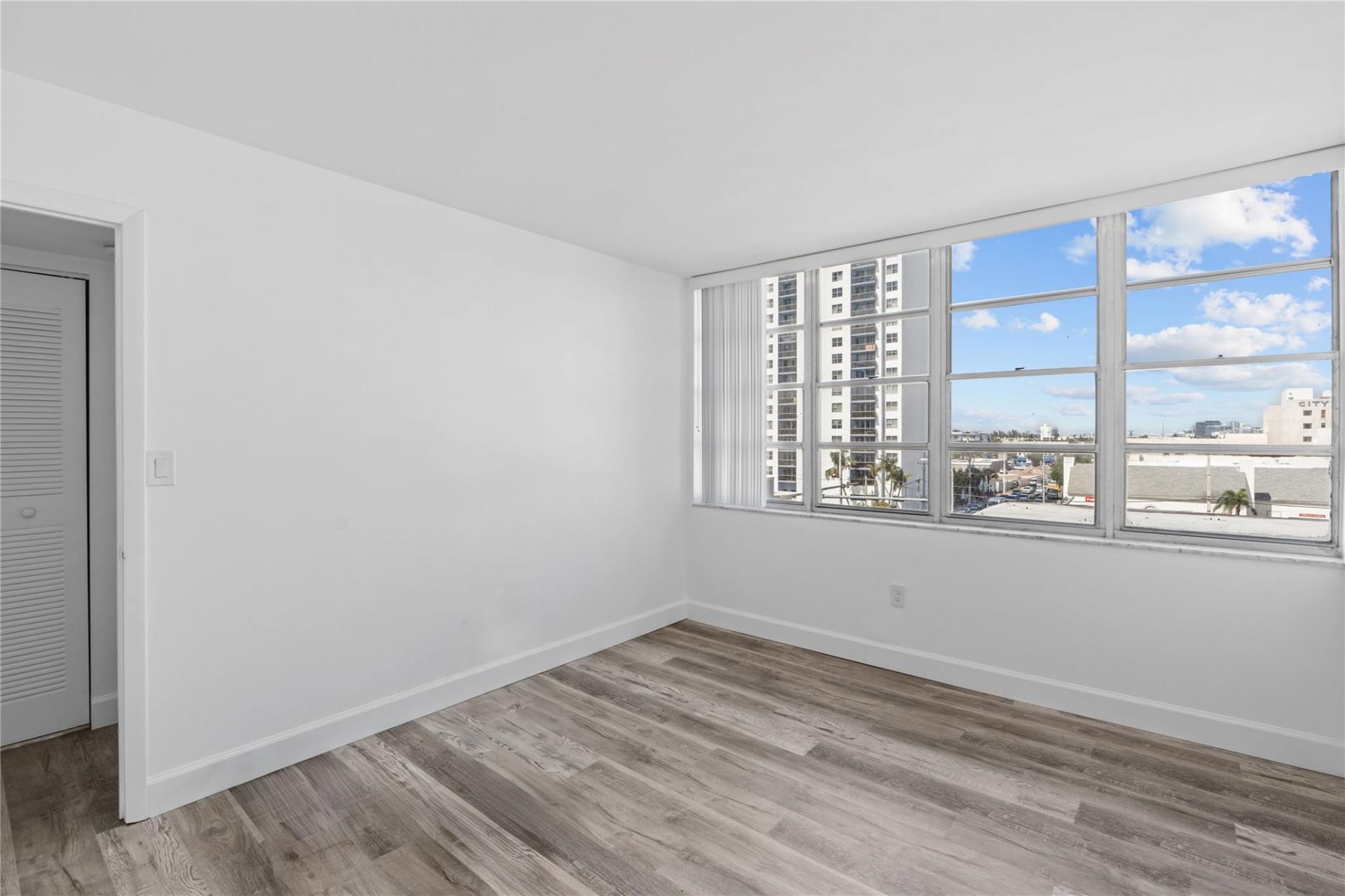 6855 Abbott Avenue, Unit 504, Miami Beach, FL 33141 Photo