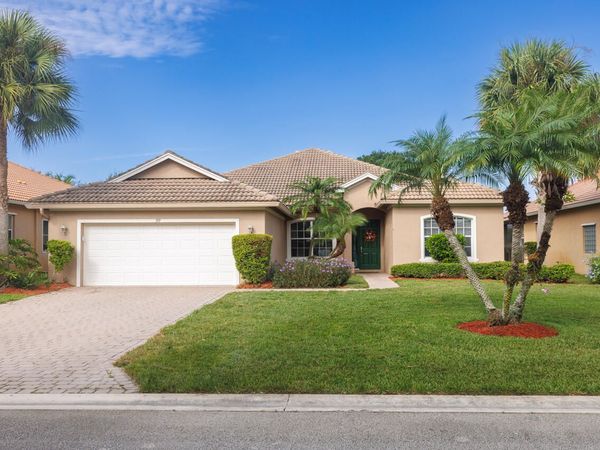 359 NW Sheffield Circle, Port St. Lucie, FL 34983