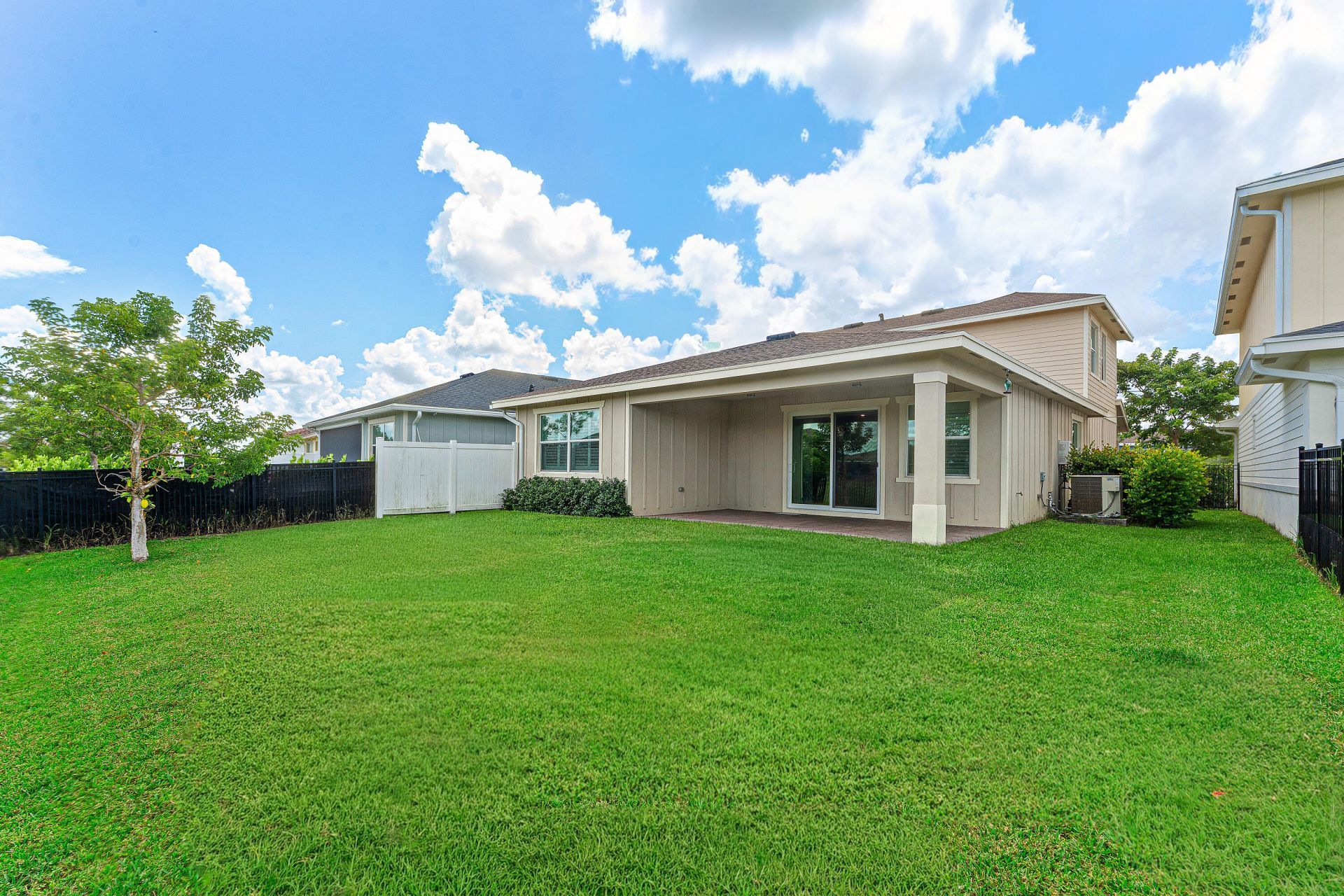 19691 Rugged Trunk Trail, Unit 19691, The Acreage, FL 33470 Photo