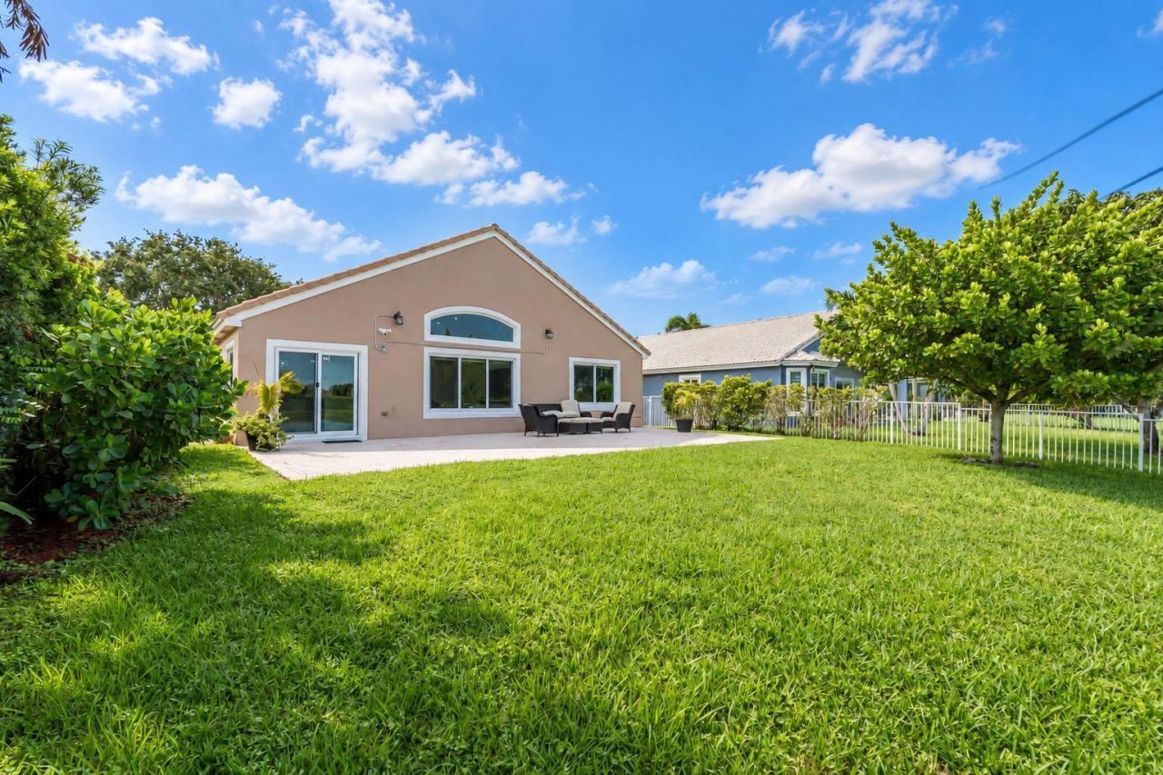 1551 NW 132nd Avenue, Pembroke Pines, FL 33028 Photo