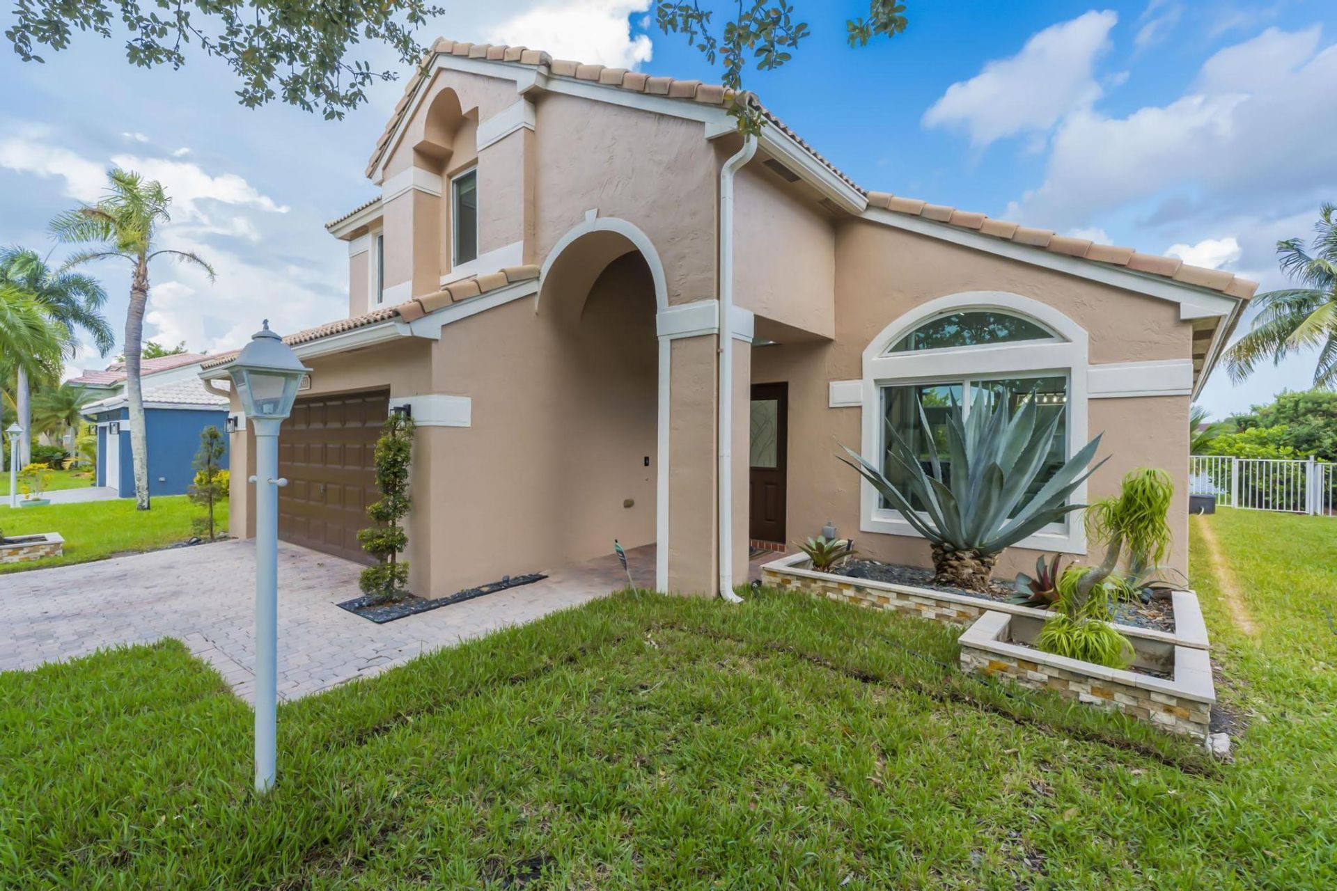 1551 NW 132nd Avenue, Pembroke Pines, FL 33028 Photo