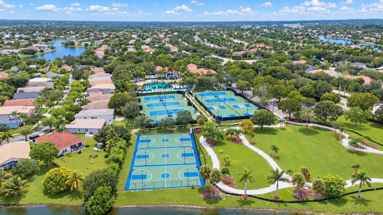 1551 NW 132nd Avenue, Pembroke Pines, FL 33028 Photo