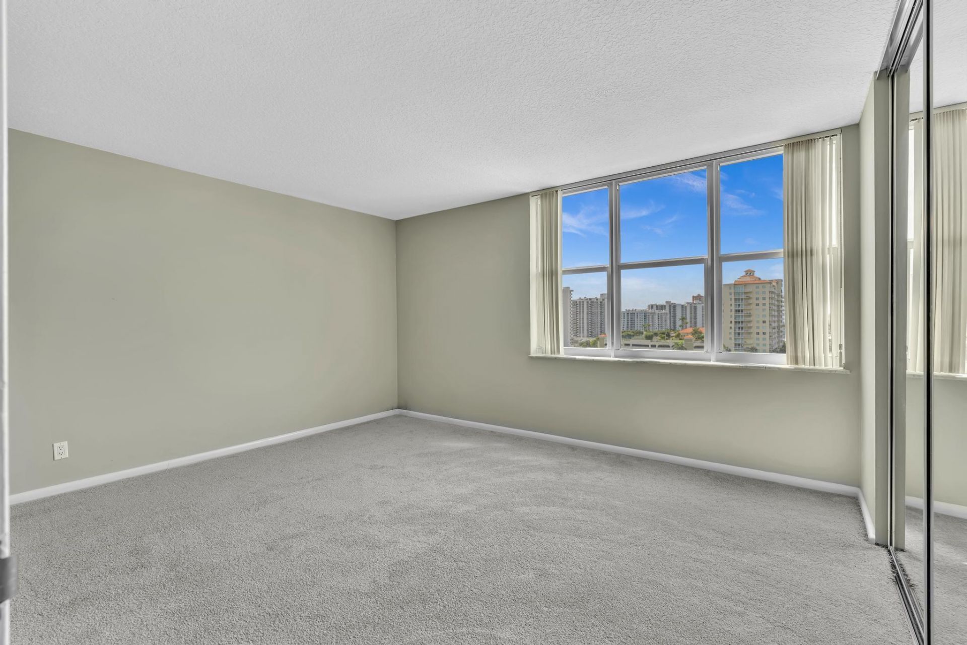 3233 NE 32nd Avenue, Unit 1103, Fort Lauderdale, FL 33308 Photo