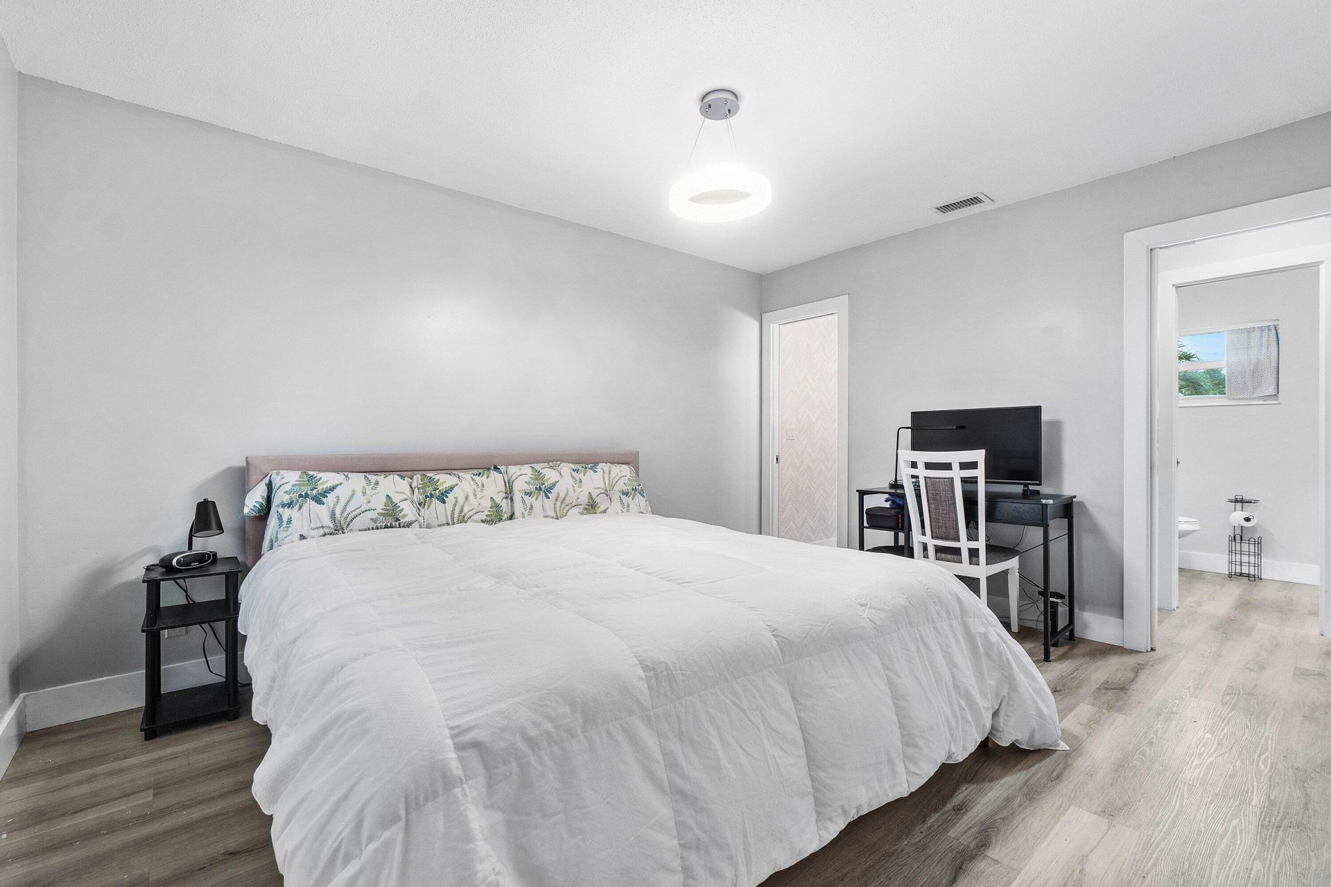 2883 Crosley Drive W, Unit F, West Palm Beach, FL 33415 Photo