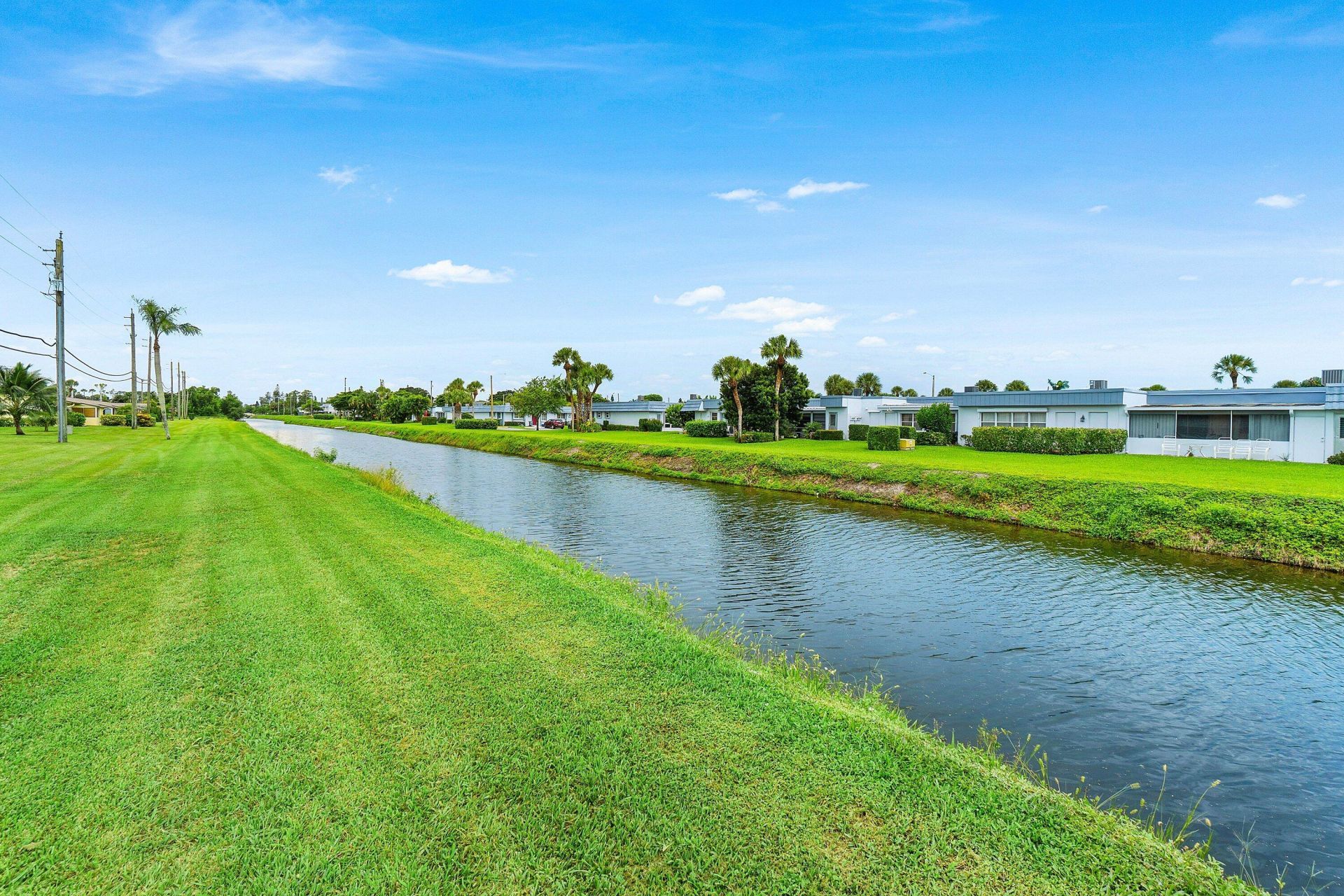 2883 Crosley Drive W, Unit F, West Palm Beach, FL 33415 Photo