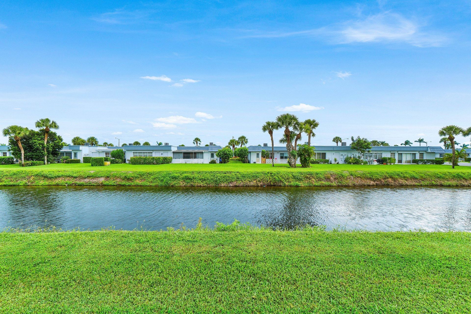 2883 Crosley Drive W, Unit F, West Palm Beach, FL 33415 Photo