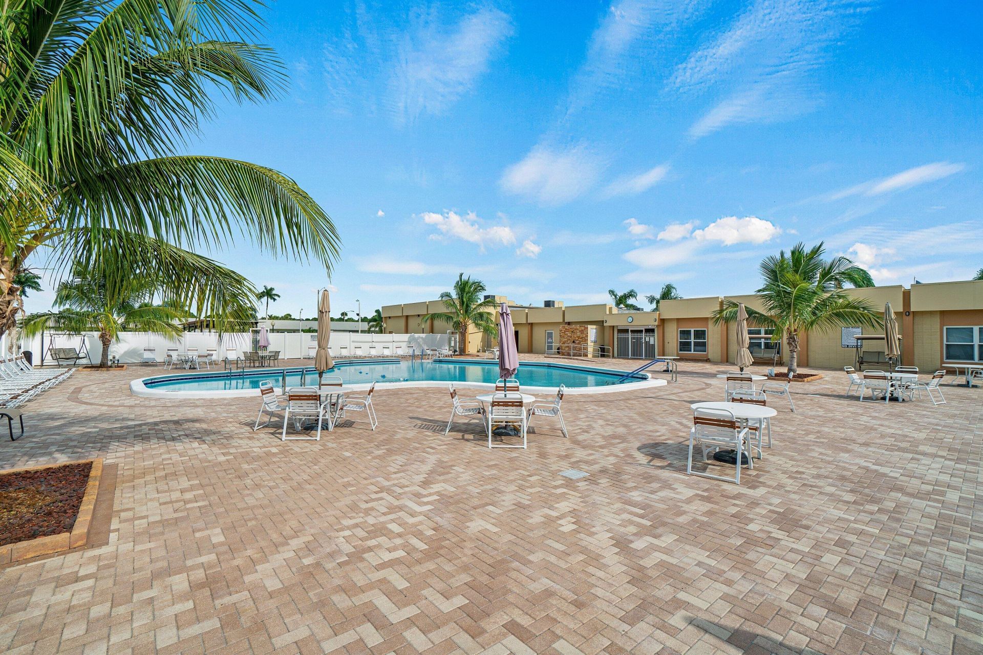 2883 Crosley Drive W, Unit F, West Palm Beach, FL 33415 Photo