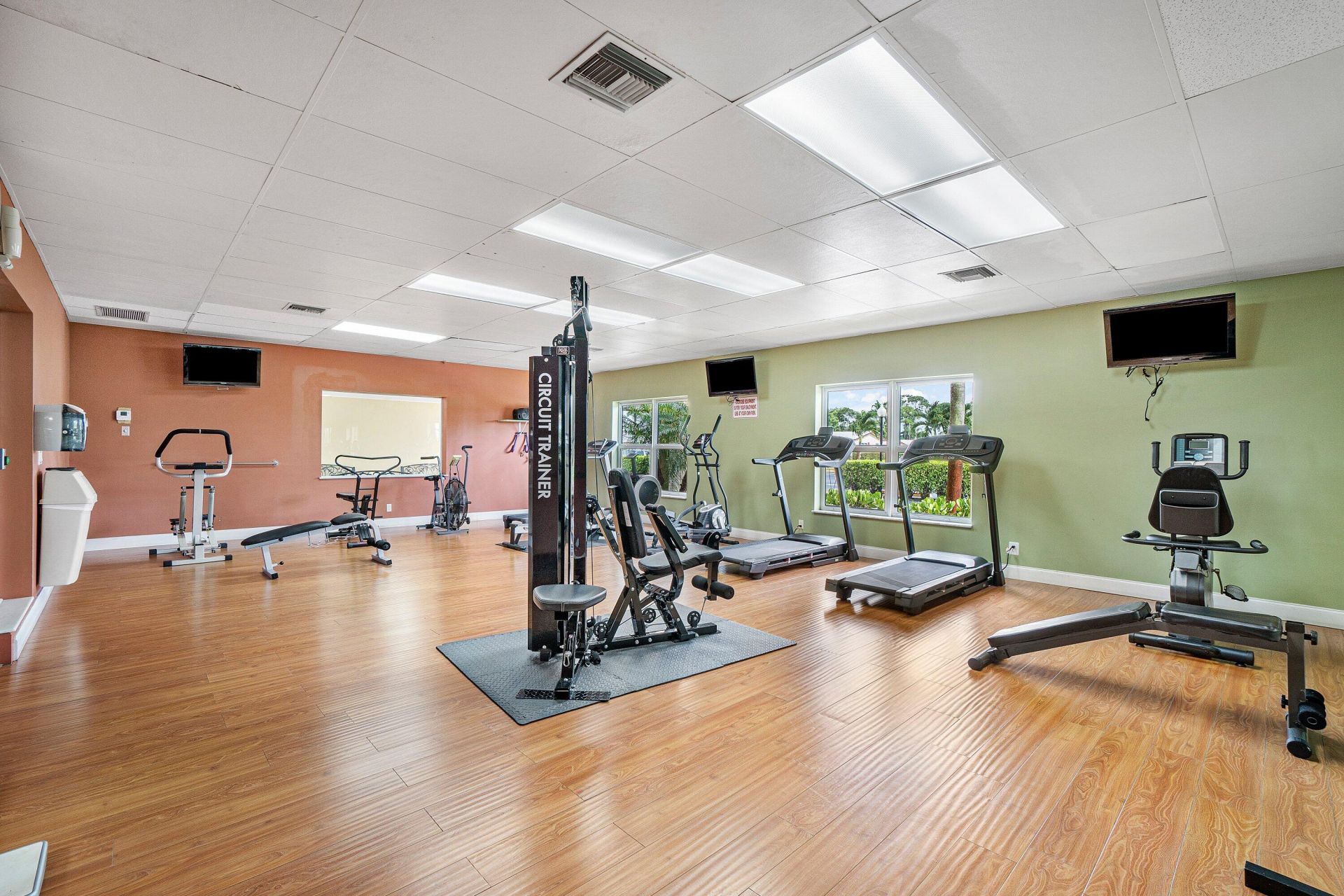 2883 Crosley Drive W, Unit F, West Palm Beach, FL 33415 Photo