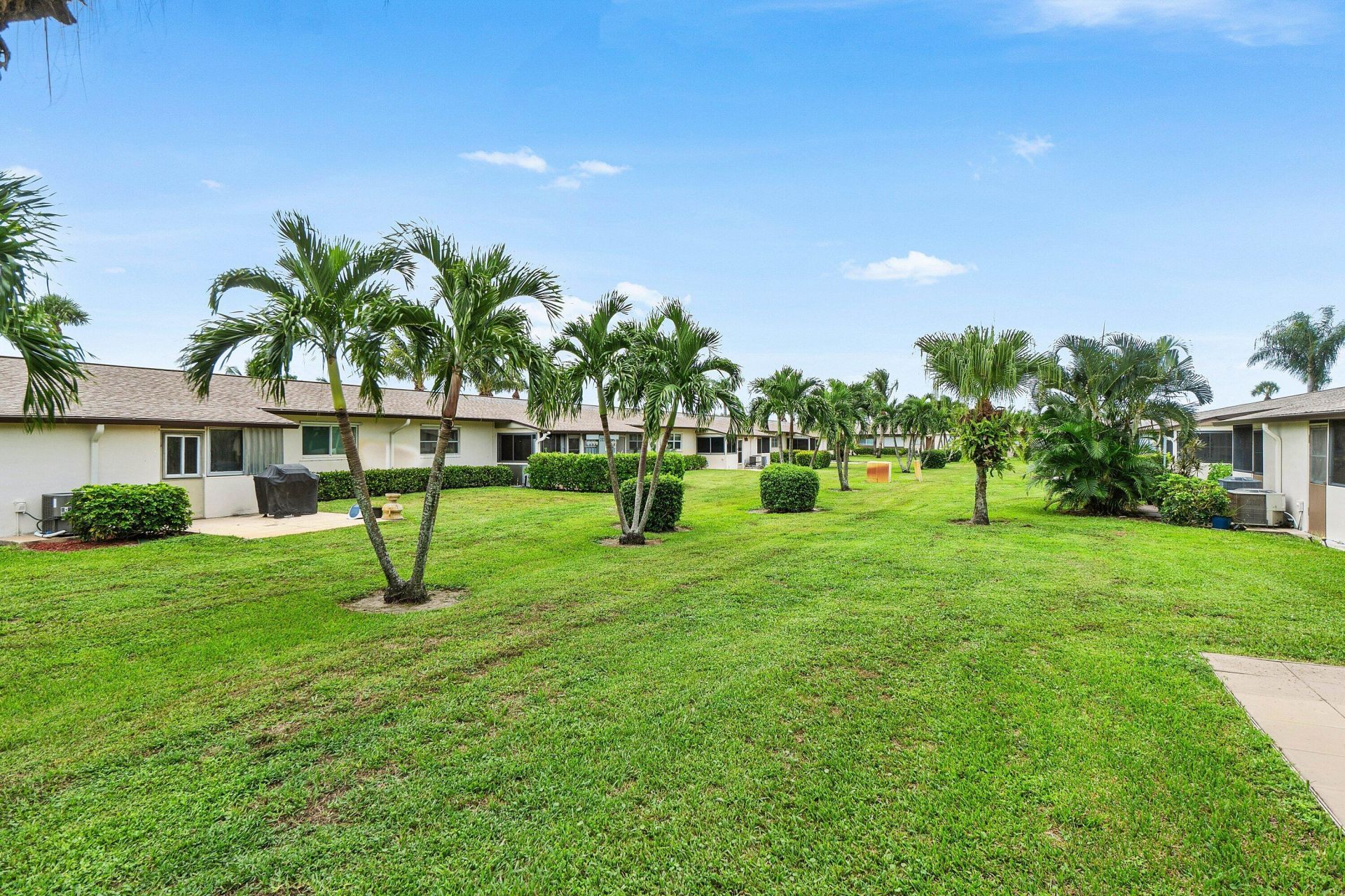 2883 Crosley Drive W, Unit F, West Palm Beach, FL 33415 Photo