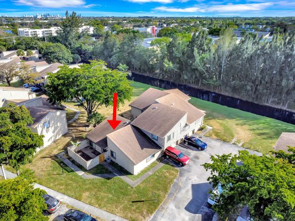 5704 NW 21st Street, Unit 32-C, Lauderhill, FL 33313
