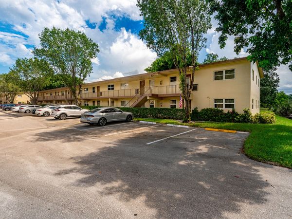 7610 NW 1ST Street, Unit 205, Margate, FL 33063