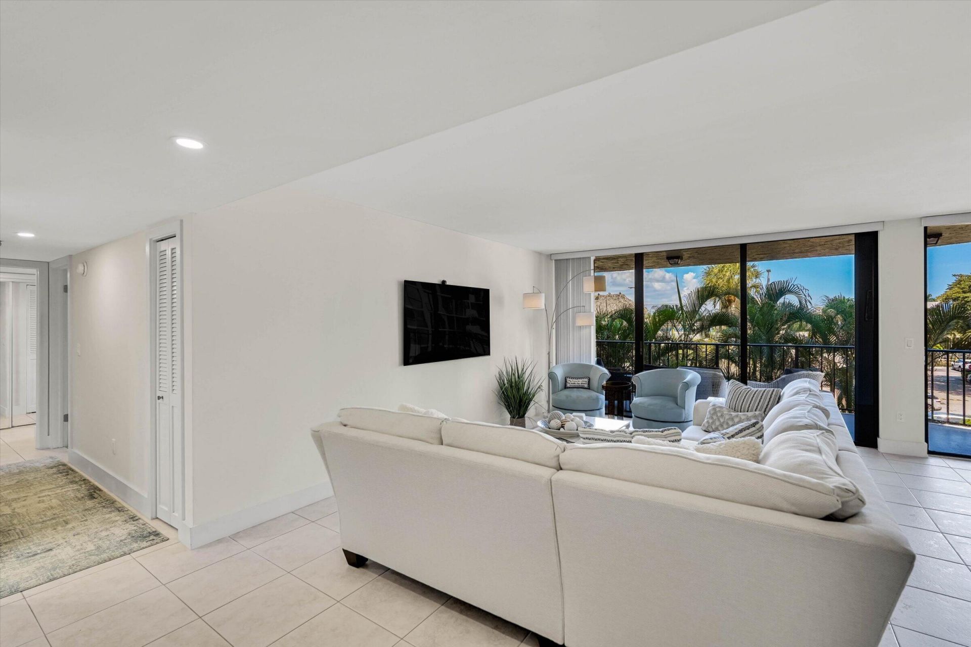 859 Jeffery Street, Unit 306, Boca Raton, FL 33487 Photo