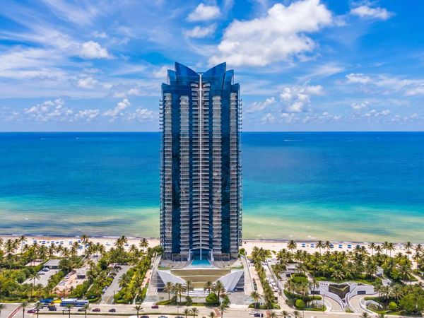 17121 Collins Avenue, Unit 2207, Sunny Isles Beach, FL 33160