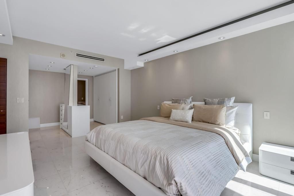 17121 Collins Avenue, Unit 2207, Sunny Isles Beach, FL 33160 Photo