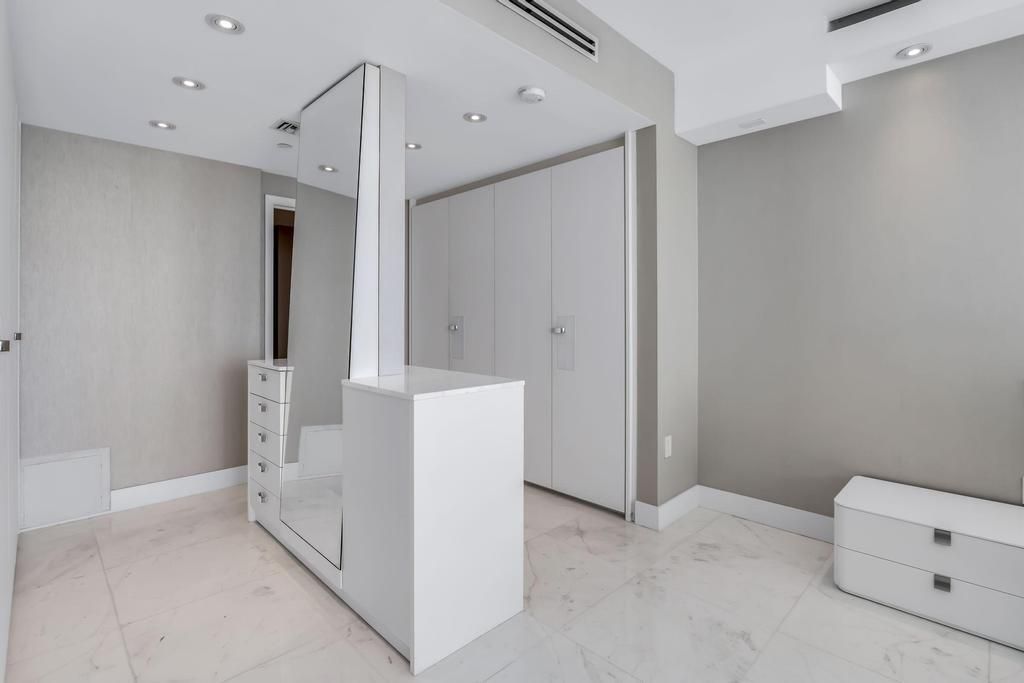 17121 Collins Avenue, Unit 2207, Sunny Isles Beach, FL 33160 Photo