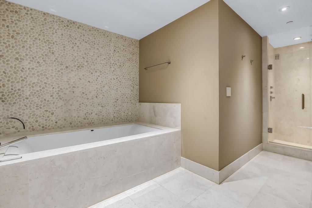 17121 Collins Avenue, Unit 2207, Sunny Isles Beach, FL 33160 Photo