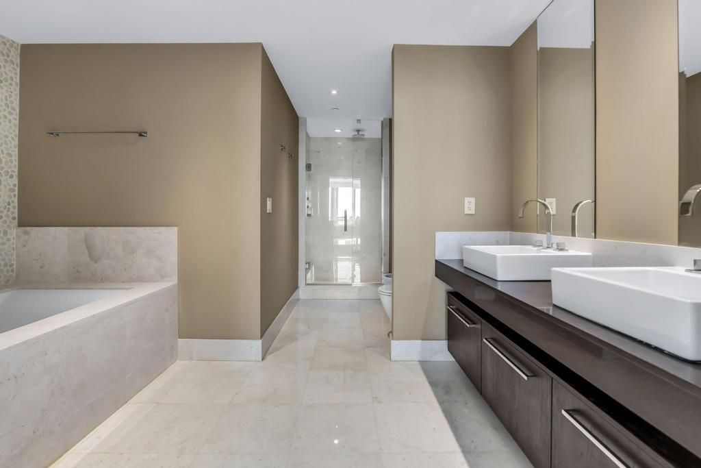 17121 Collins Avenue, Unit 2207, Sunny Isles Beach, FL 33160 Photo
