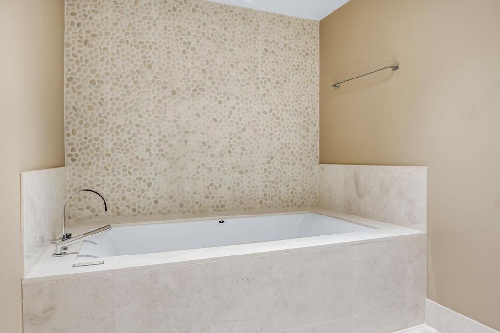 17121 Collins Avenue, Unit 2207, Sunny Isles Beach, FL 33160 Photo