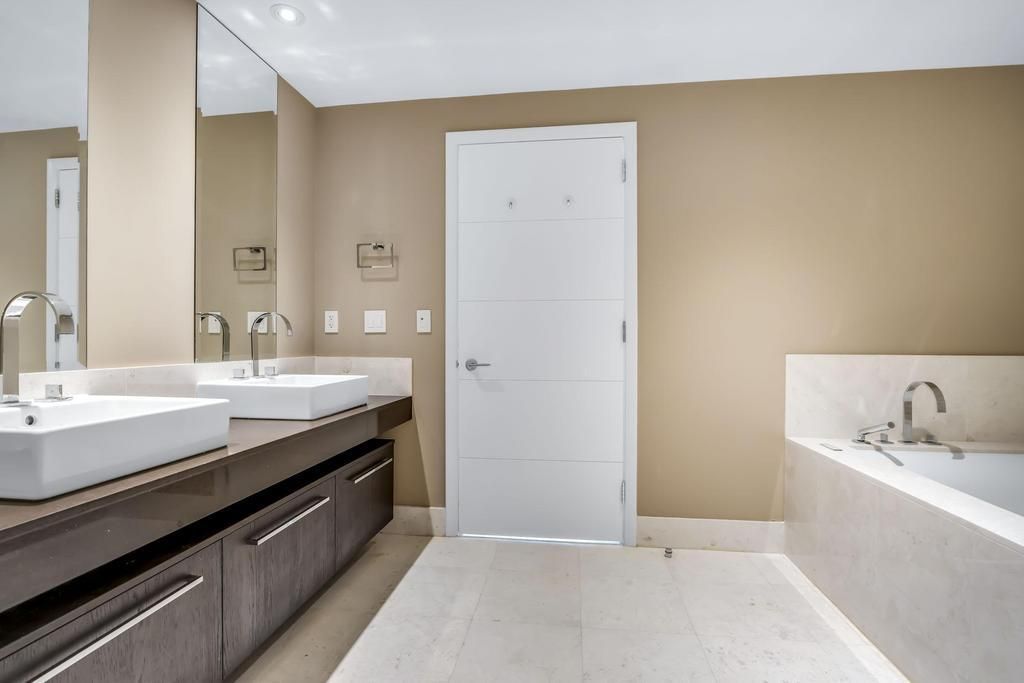 17121 Collins Avenue, Unit 2207, Sunny Isles Beach, FL 33160 Photo