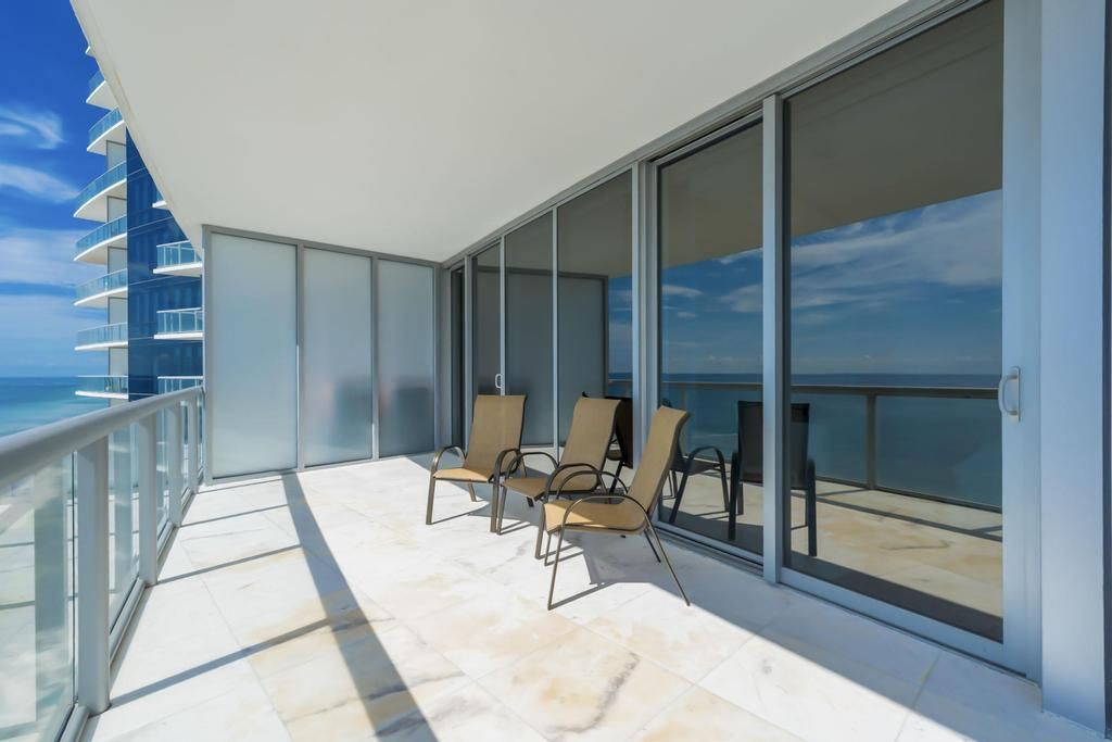 17121 Collins Avenue, Unit 2207, Sunny Isles Beach, FL 33160 Photo