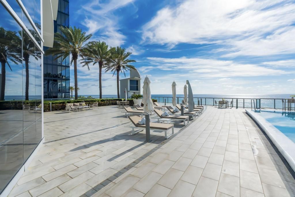 17121 Collins Avenue, Unit 2207, Sunny Isles Beach, FL 33160 Photo