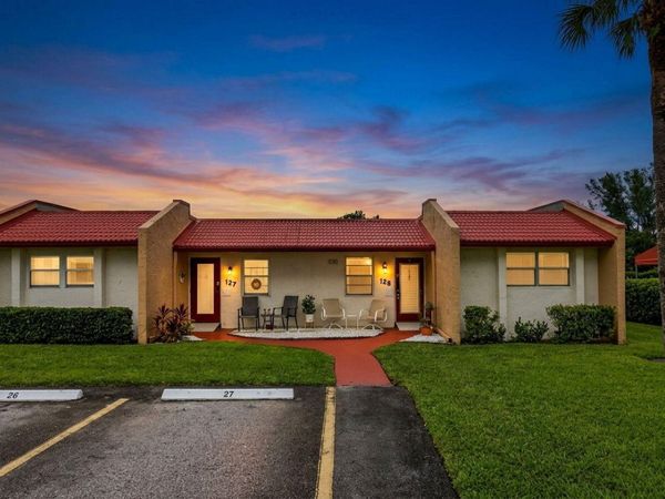 125 LAKE ANNE Drive, Unit 125, West Palm Beach, FL 33411