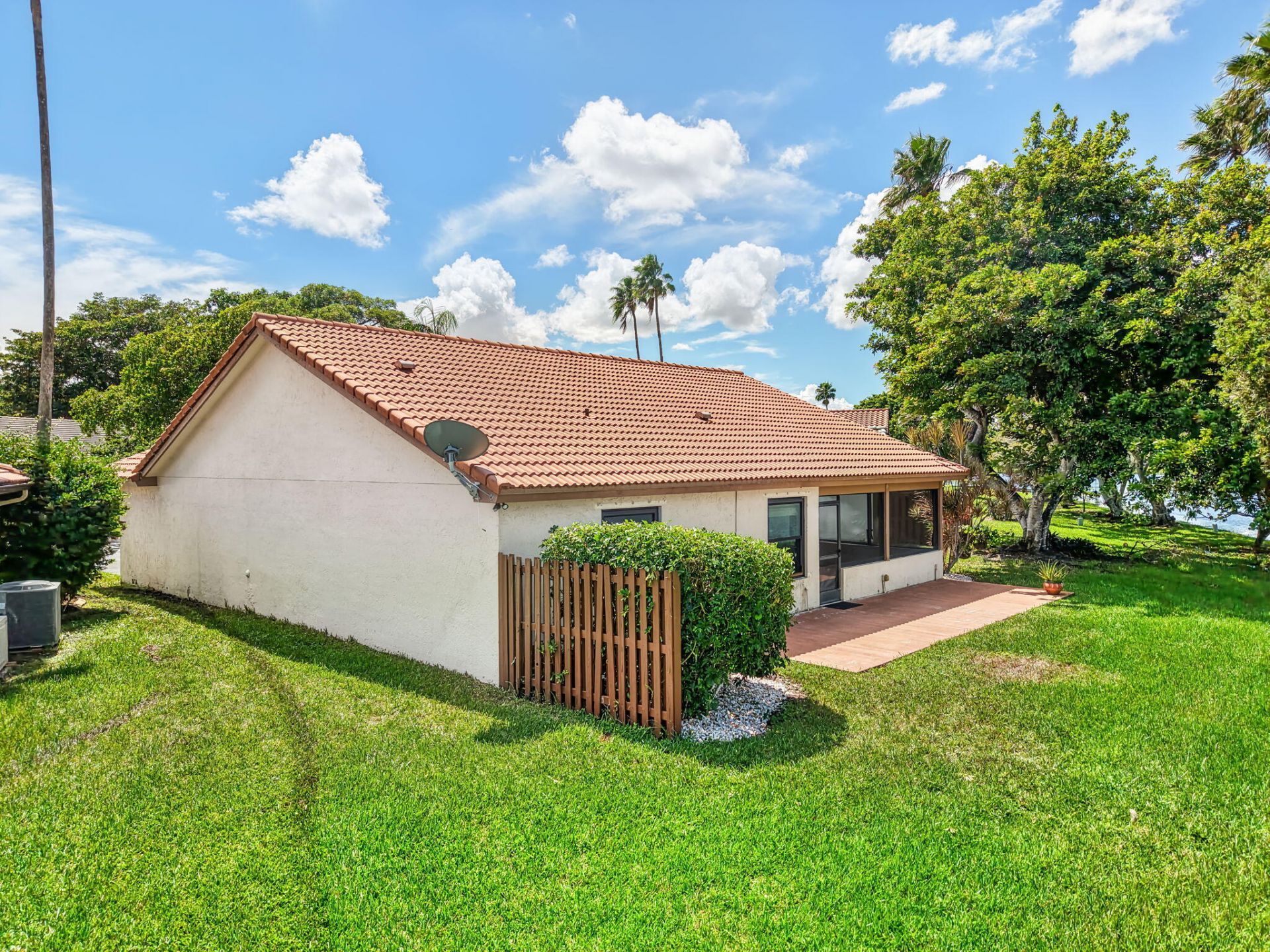 2067 Montpeliar, Weston, FL 33326 Photo