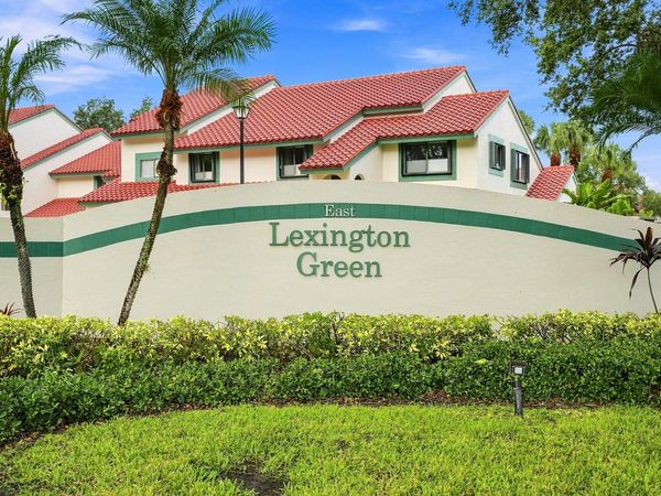 11 Lexington Lane E, Unit B, Palm Beach Gardens, FL 33418