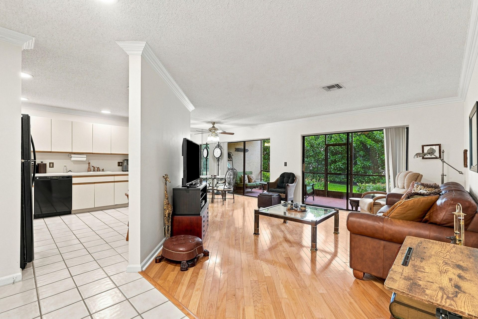 11 Lexington Lane E, Unit B, Palm Beach Gardens, FL 33418 Photo