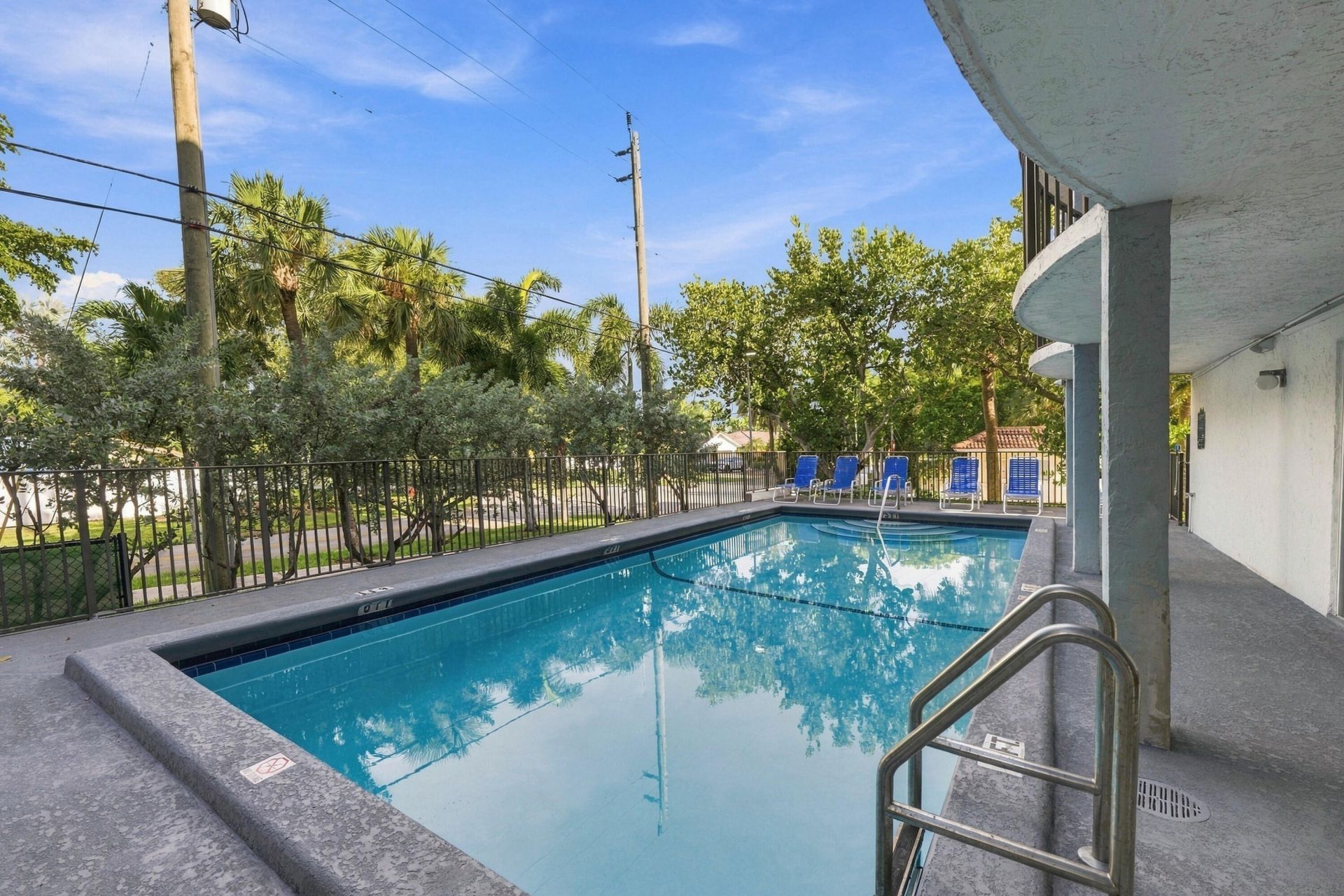 3909 N Ocean Boulevard, Unit 410, Fort Lauderdale, FL 33308 Photo
