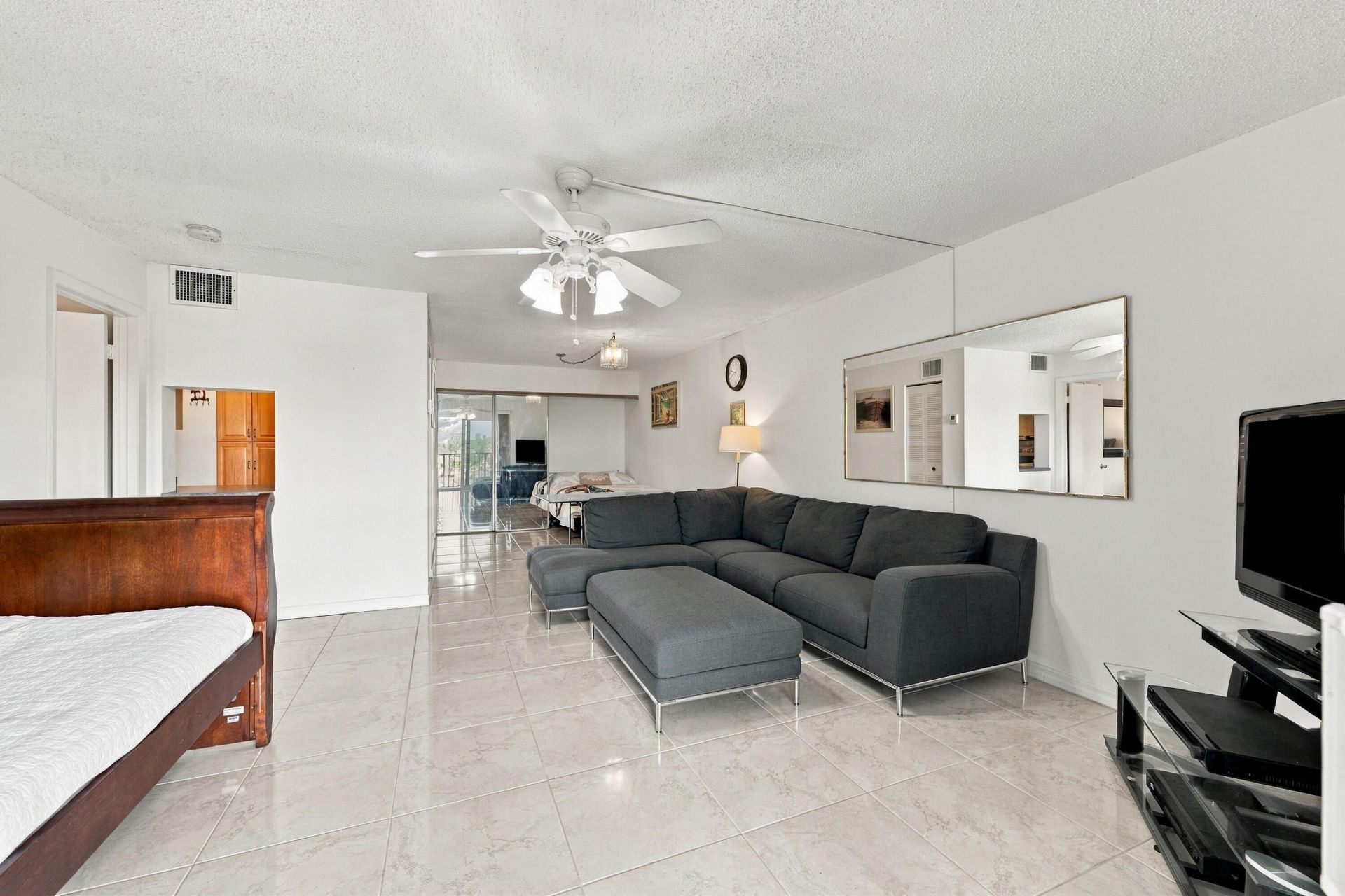 3909 N Ocean Boulevard, Unit 410, Fort Lauderdale, FL 33308 Photo