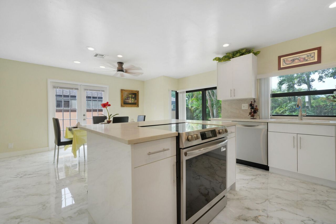 6599 Pond Apple Road, Boca Raton, FL 33433 Photo