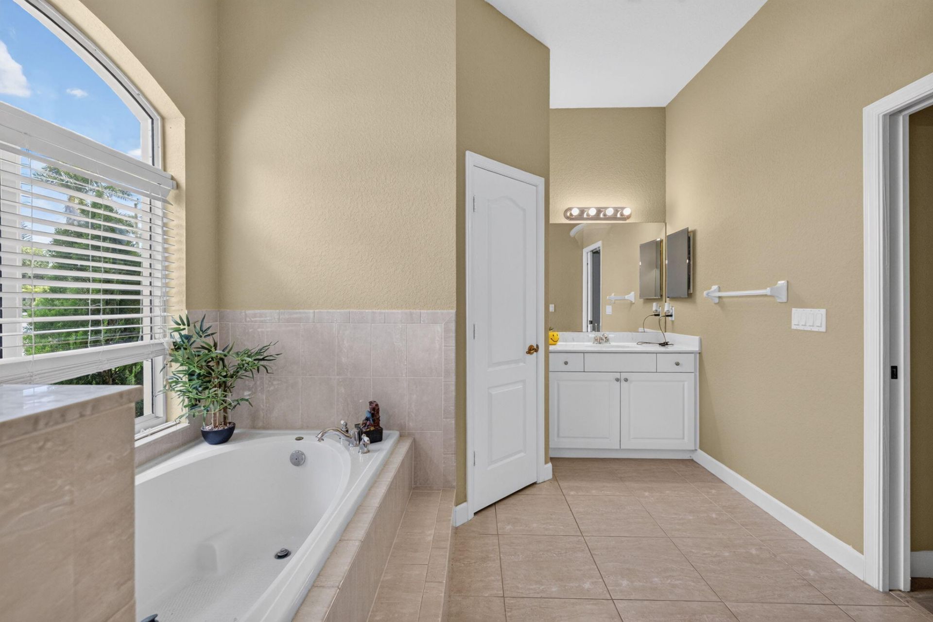 1402 SW Abingdon Avenue, Port Saint Lucie, FL 34953 Photo